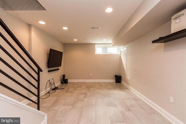 Building Photo - 1303 S Colorado St