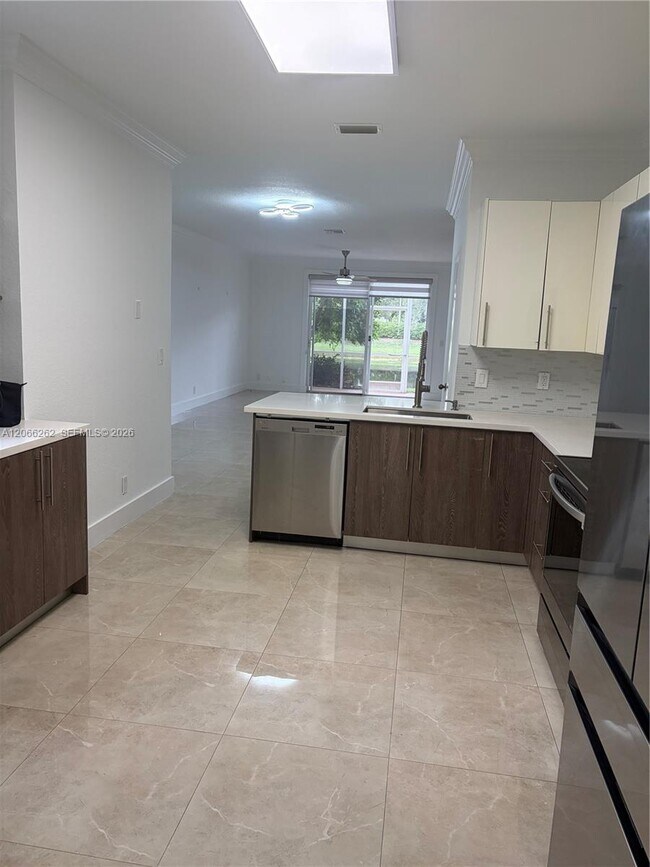 Building Photo - 2578 Cordoba Bend