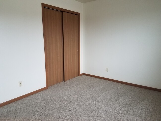 Building Photo - 221-D