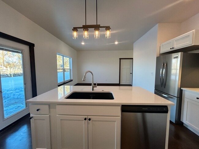 Building Photo - 487 Ashleigh Ln