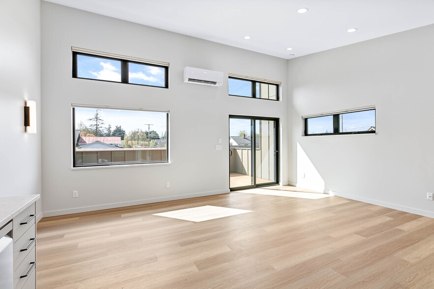 Building Photo - 2517 Vallette St