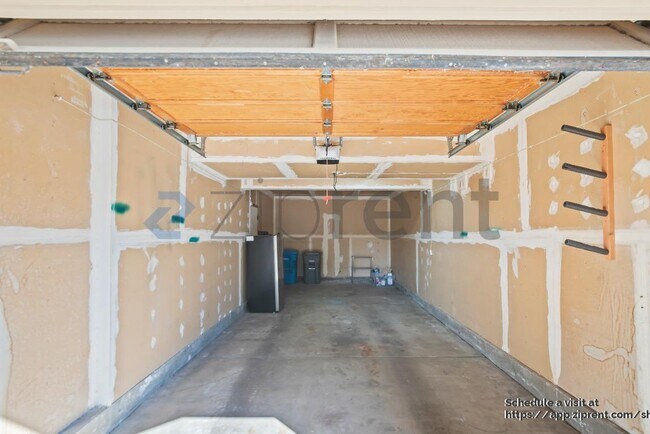 Building Photo - 16931 Sorrel Way