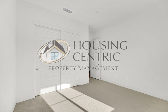 Building Photo - Exceptional Newer Construction Executive Rental in El Dorado Hills