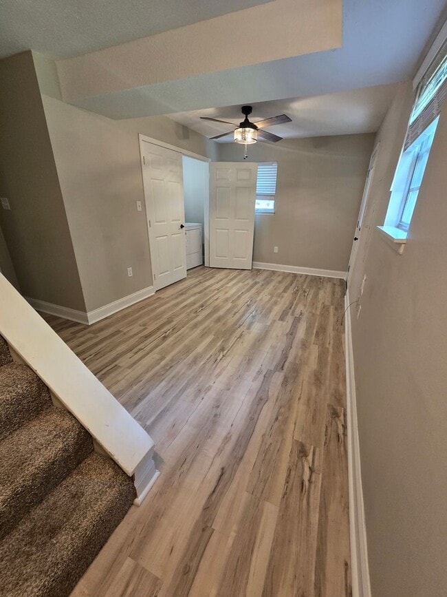 Building Photo - 722 Pear Tree Cir