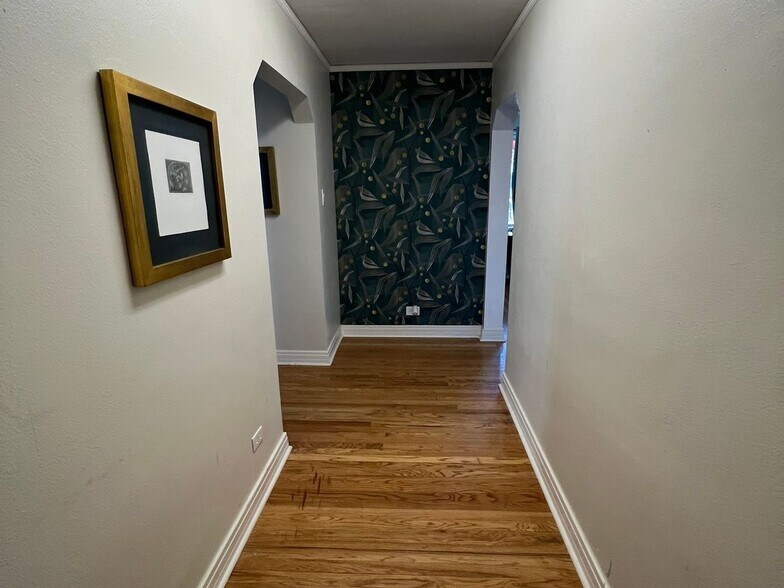 Building Photo - 1029 Pennsylvania St