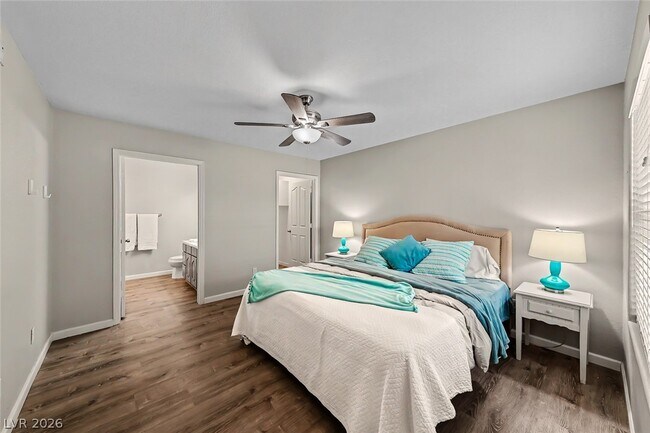 Building Photo - 700 Capri Dr