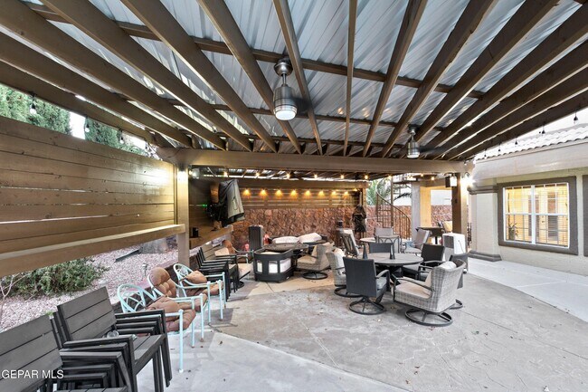 Building Photo - 1984 Paseo Granada Ln