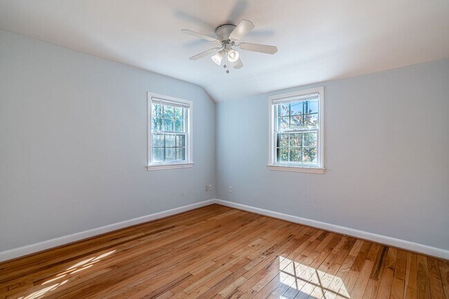 Building Photo - Charming 3 Bedroom Colonial Home in Bethesda