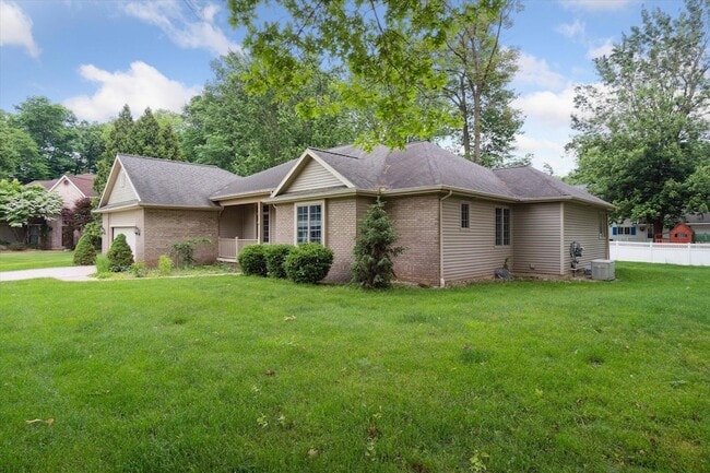 Building Photo - 5279 Thames Ct
