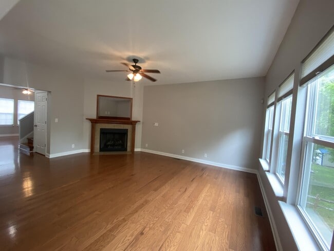 Building Photo - 355 Vineland Pl Dr