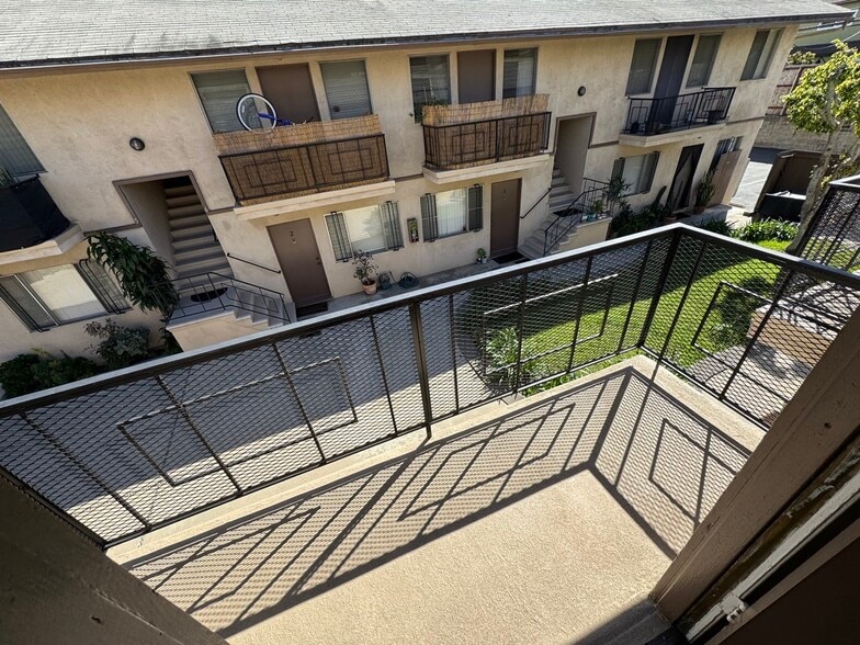 Building Photo - 5102 Inglewood Blvd