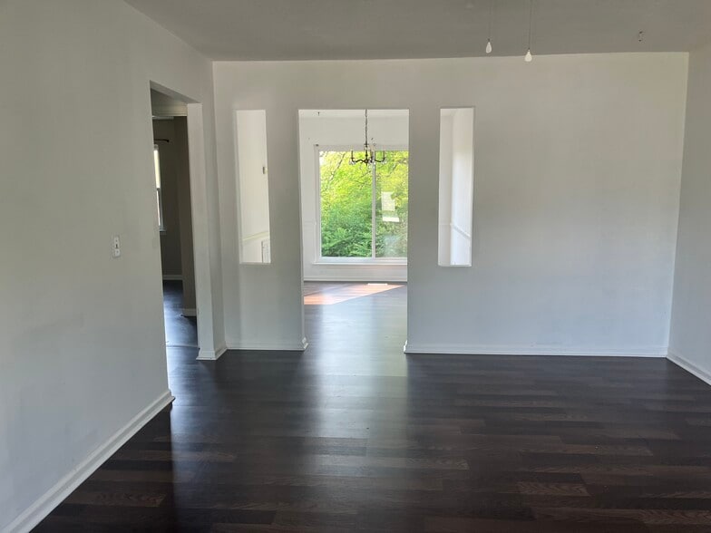 Building Photo - 6253 Teletha Ln