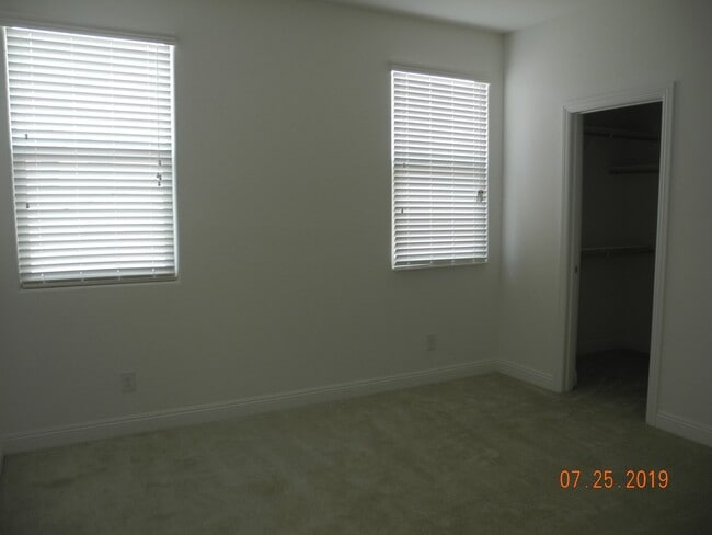 Building Photo - 1051 Whitworth Ave