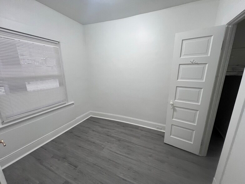 Building Photo - 4302 W 30th St