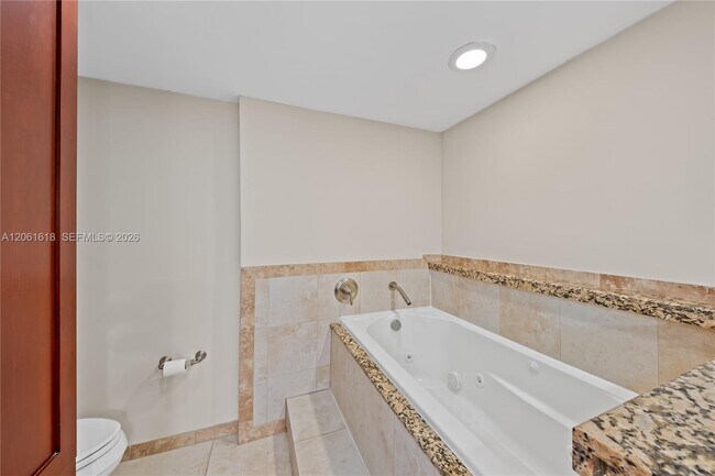 Building Photo - 4000 Towerside Terrace