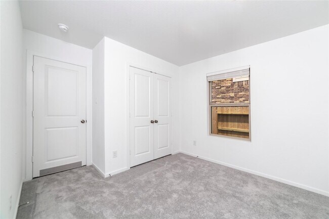 Building Photo - 1634 Blue Cypress Dr