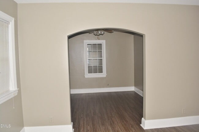 Building Photo - 527 S 3rd St