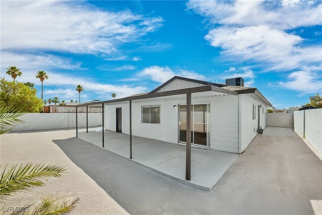 Building Photo - 5111 Orinda Ave