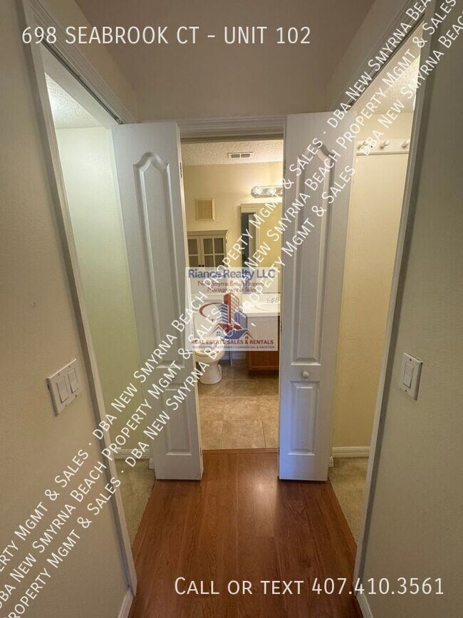 Building Photo - 698 Seabrook Ct