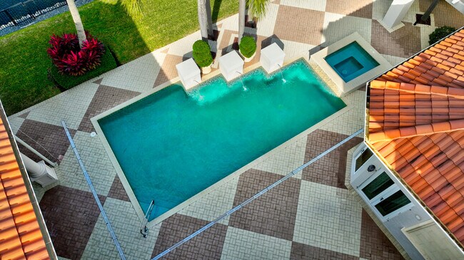 Building Photo - 331 Mizner Lake Estates Dr