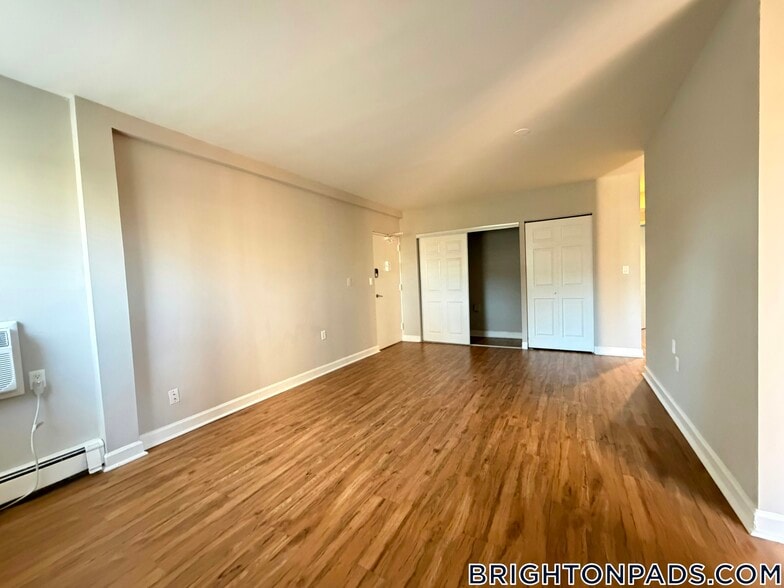 Building Photo - 9 Bronsdon St