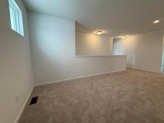 Building Photo - 6173 S Trailwoods Dr