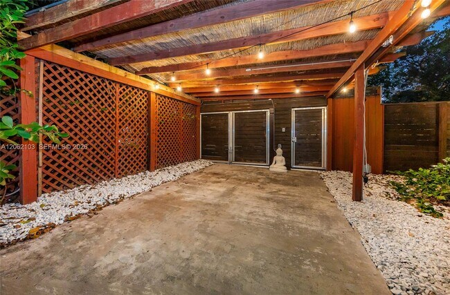 Building Photo - 781 NE 75th St