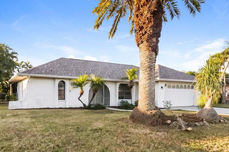 Building Photo - 1432 SE 17th Terrace