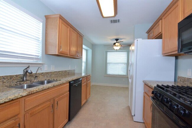 Building Photo - 115 Teasley