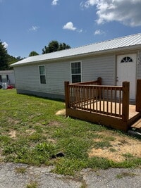 Building Photo - 253 Friendly Cir