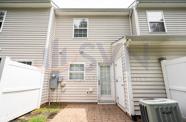 Building Photo - Coming Soon, Cozy 2BR, 1.5BA Townhome in Durham Amberlynn Valley Neighborhood