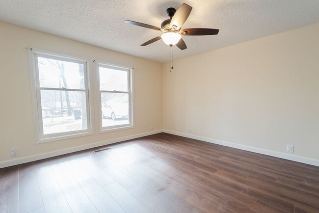 Building Photo - 3 Bed, 2 Bath with a beautiful view of the wooded back yard!!