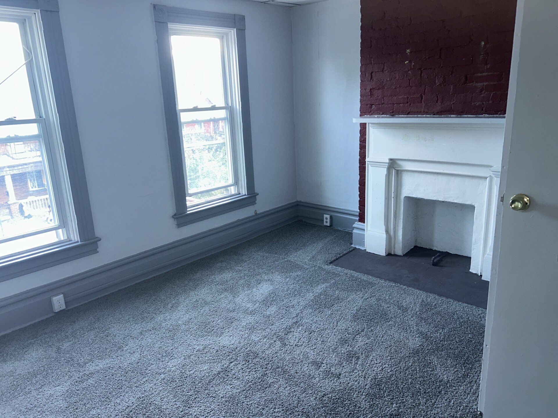 Front Bedroom - 239 Zara St