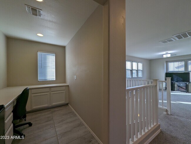 Building Photo - 1253 N 166th Ave