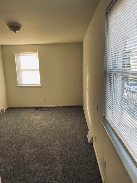 3 bedrooms - 7958 Langdon St