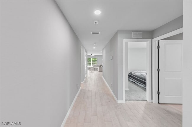 Building Photo - 923 Hooper Ave