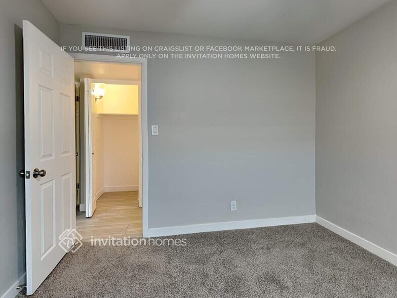 Building Photo - 1539 W 7th St