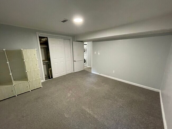 Building Photo - 8718 Rollingwood Rd