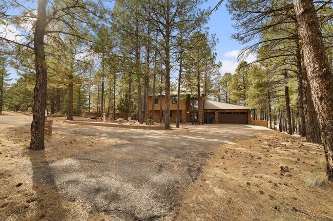 Building Photo - One of the Best Rental Opportunities In All of Flagstaff located in Lakeside Acres