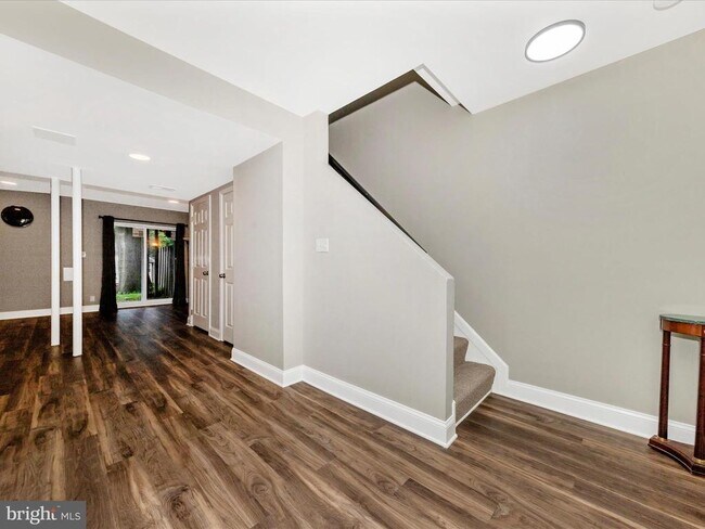 Building Photo - 14004 Daleshire Way