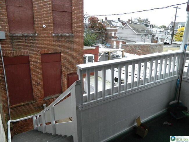 Building Photo - 322 N Franklin St