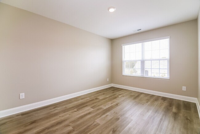 Building Photo - Beautiful 4 Bedroom Home in Youngsville, NC