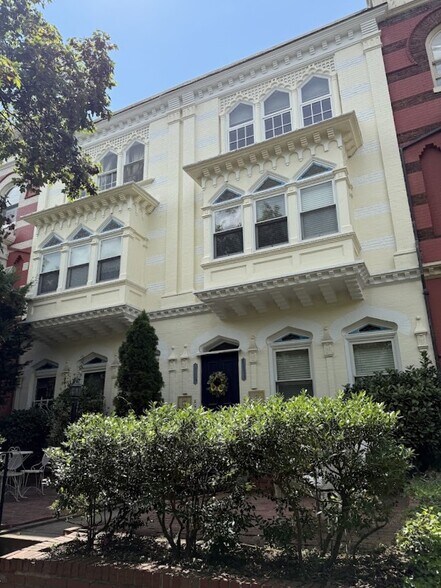 Building Photo - 437 2nd St SE