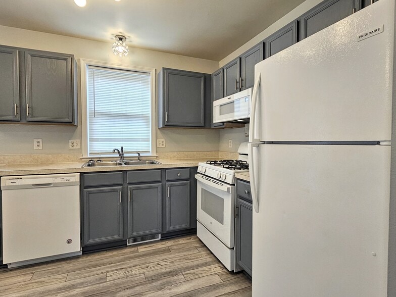 Building Photo - 160 Riders Way