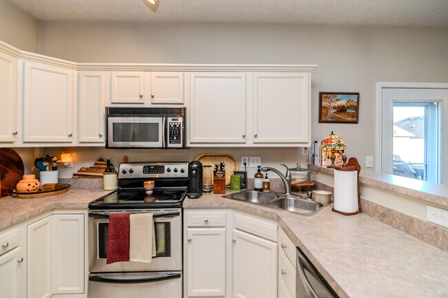 Building Photo - 3041 Sewanee Ln