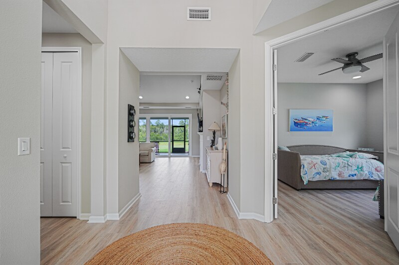 Building Photo - 9431 Paradise Dr