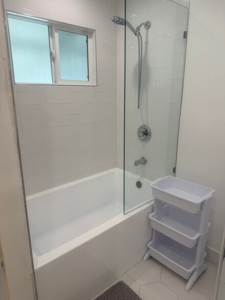 Building Photo - 2054 Fremont Ave