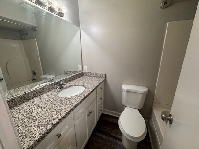 Building Photo - 221 Hearthstone Dr