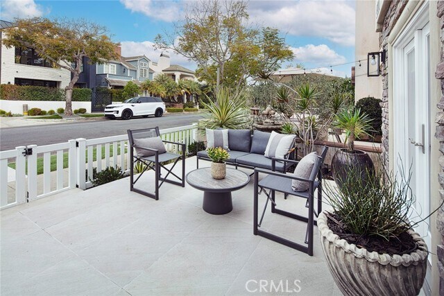 Building Photo - 410 Acacia Ave