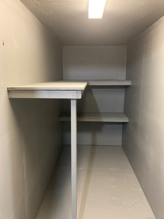 Building Photo - 434 N Main St